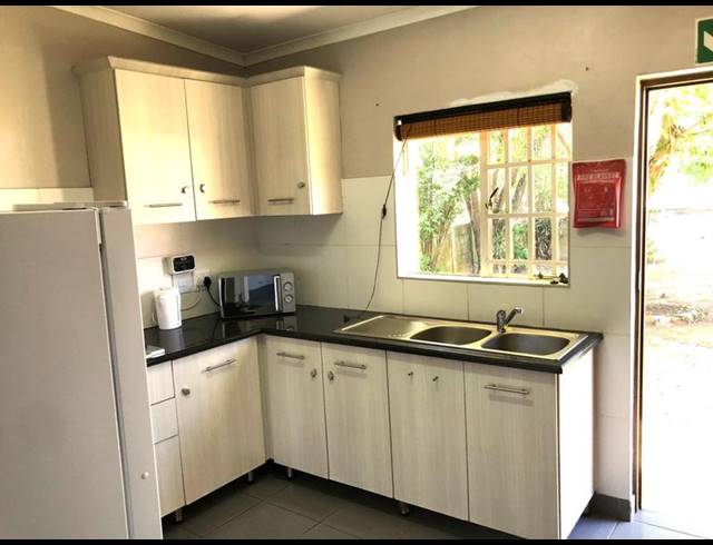 5 BEDROOM HOUSE FOR SALE IN SCOTTSVILLE